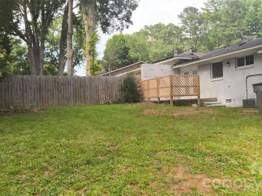 1920 Herrin Avenue, Charlotte, NC 28205.  MLS# CAR4392690, YatesRealty ID 30663. 