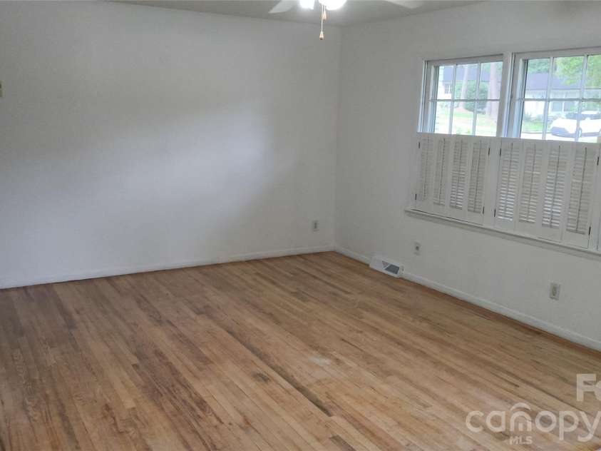 1920 Herrin Avenue, Charlotte, NC 28205.  MLS# CAR4392690, YatesRealty ID 30663. 