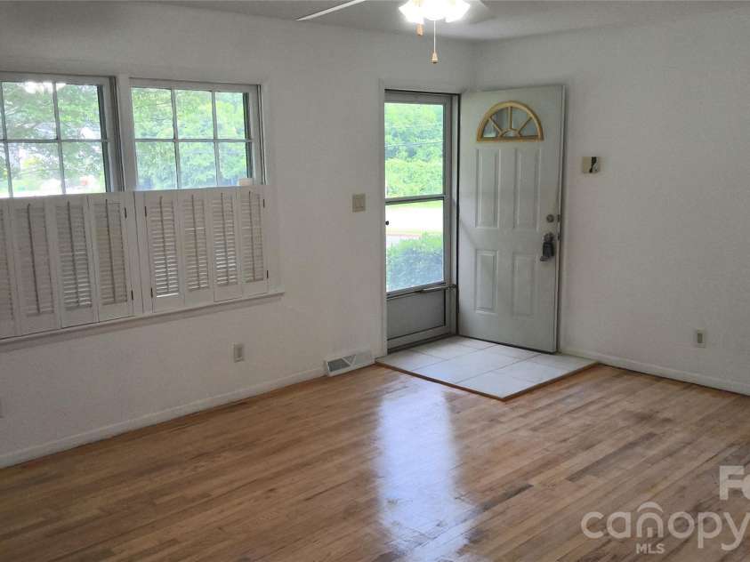 1920 Herrin Avenue, Charlotte, NC 28205.  MLS# CAR4392690, YatesRealty ID 30663. 