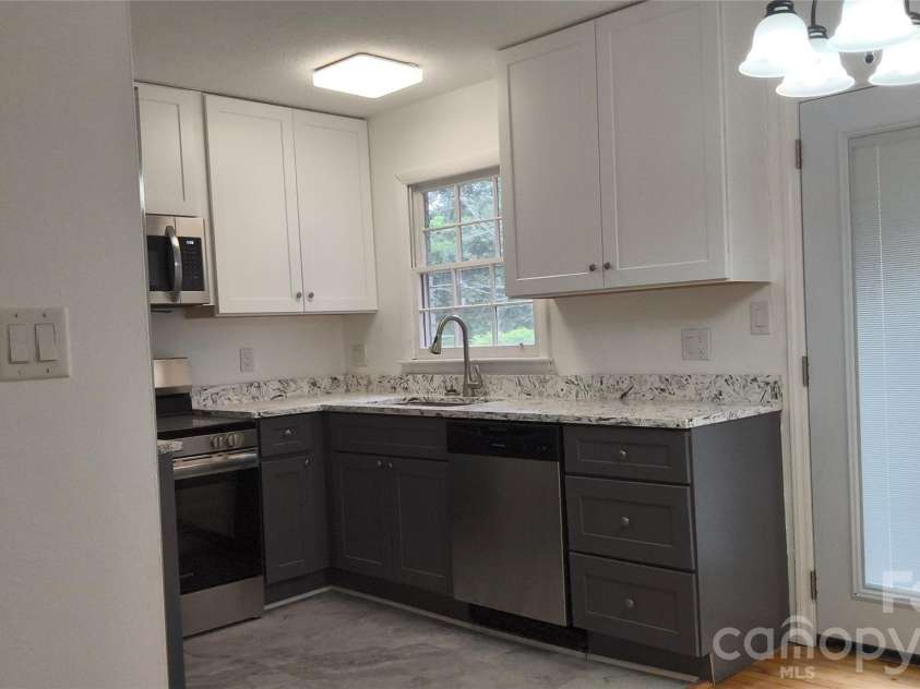 1920 Herrin Avenue, Charlotte, NC 28205.  MLS# CAR4392690, YatesRealty ID 30663. 