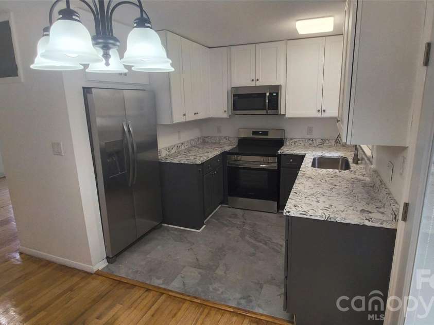 1920 Herrin Avenue, Charlotte, NC 28205.  MLS# CAR4392690, YatesRealty ID 30663. 