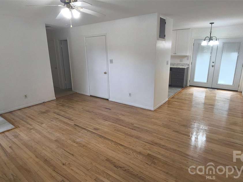 1920 Herrin Avenue, Charlotte, NC 28205.  MLS# CAR4392690, YatesRealty ID 30663. 