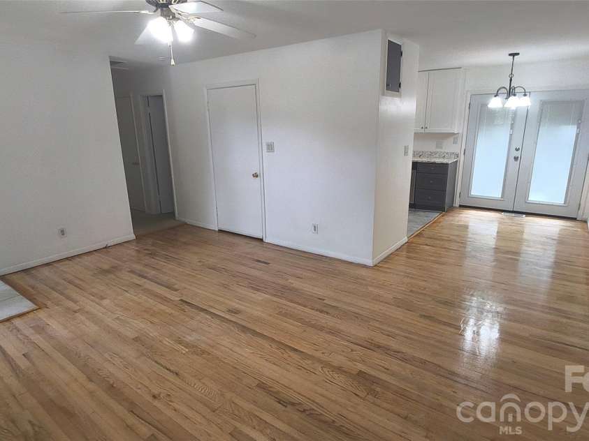 1920 Herrin Avenue, Charlotte, NC 28205.  MLS# CAR4392690, YatesRealty ID 30663. 
