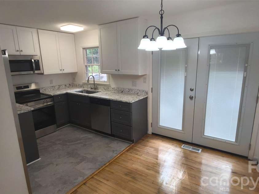 1920 Herrin Avenue, Charlotte, NC 28205.  MLS# CAR4392690, YatesRealty ID 30663. 