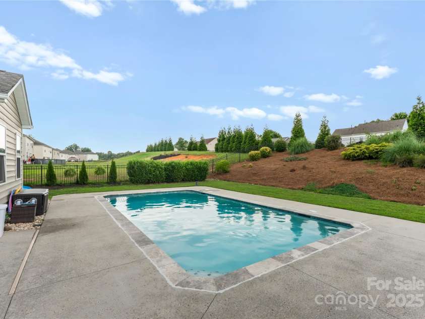 163 Sassafras Road, Mooresville, NC 28115.  MLS# CAR4269975, YatesRealty ID 30664. 