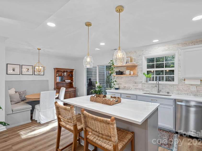 3130 Heathstead Place, Charlotte, NC 28210.  MLS# CAR4288251, YatesRealty ID 30665. 