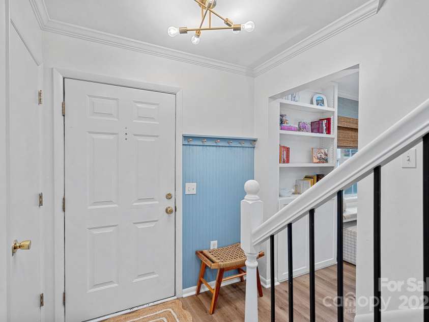 3130 Heathstead Place, Charlotte, NC 28210.  MLS# CAR4288251, YatesRealty ID 30665. 