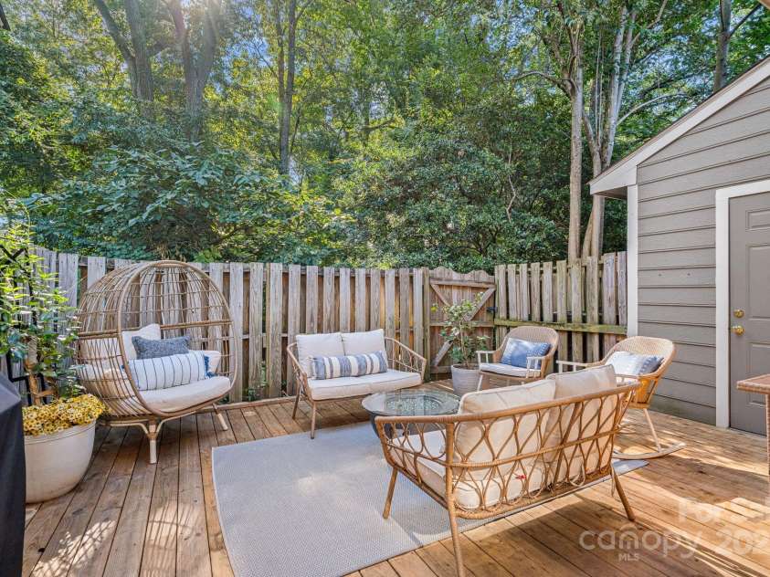 3130 Heathstead Place, Charlotte, NC 28210.  MLS# CAR4288251, YatesRealty ID 30665. New deck