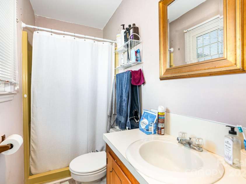 122 Devenny Road, Cherryville, NC 28021.  MLS# CAR4282084, YatesRealty ID 30666. 