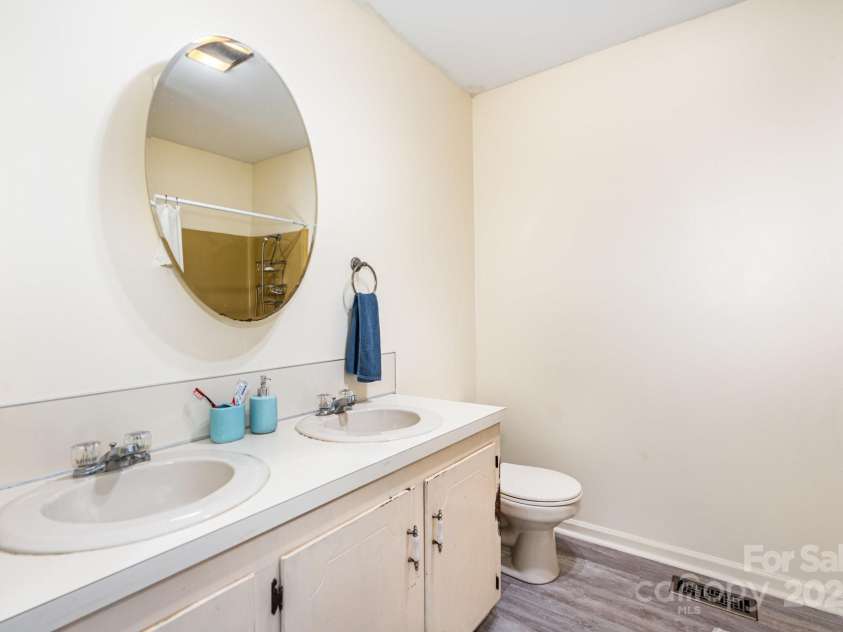 122 Devenny Road, Cherryville, NC 28021.  MLS# CAR4282084, YatesRealty ID 30666. 