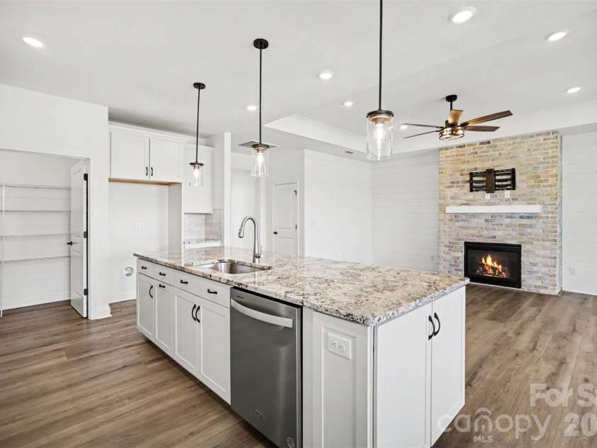 1949 Sparkling Stream Drive, Belmont, NC 28012.  MLS# CAR4383579, YatesRealty ID 30666. 