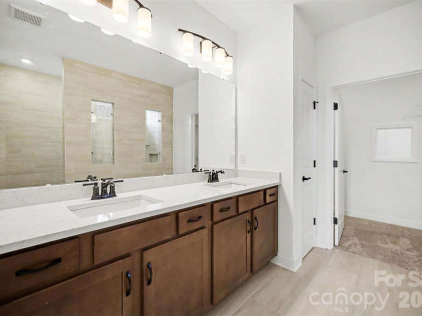 1949 Sparkling Stream Drive, Belmont, NC 28012.  MLS# CAR4383579, YatesRealty ID 30666. 