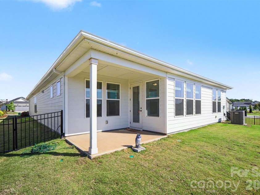 1949 Sparkling Stream Drive, Belmont, NC 28012.  MLS# CAR4383579, YatesRealty ID 30666. 