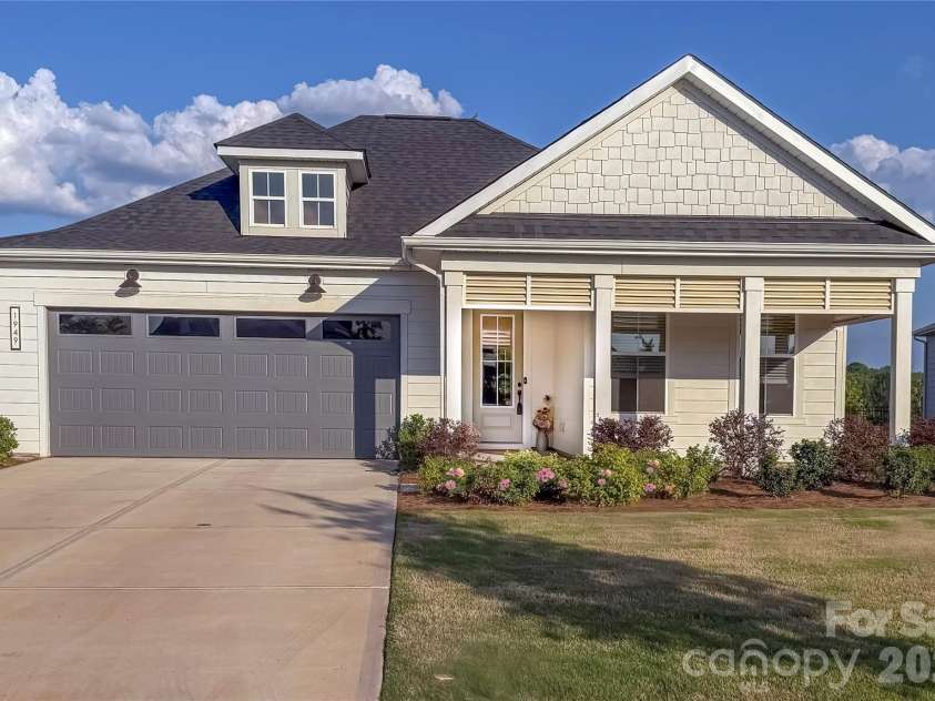 1949 Sparkling Stream Drive, Belmont, NC 28012.  MLS# CAR4383579, YatesRealty ID 30666. 