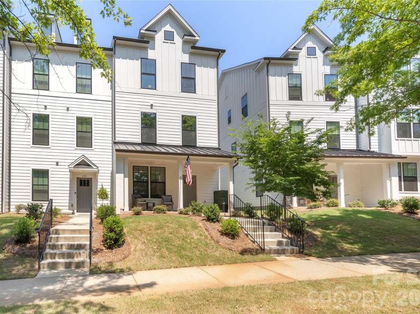 610 District Court, Fort Mill, SC 29708.  MLS# CAR4392660, YatesRealty ID 30667. 