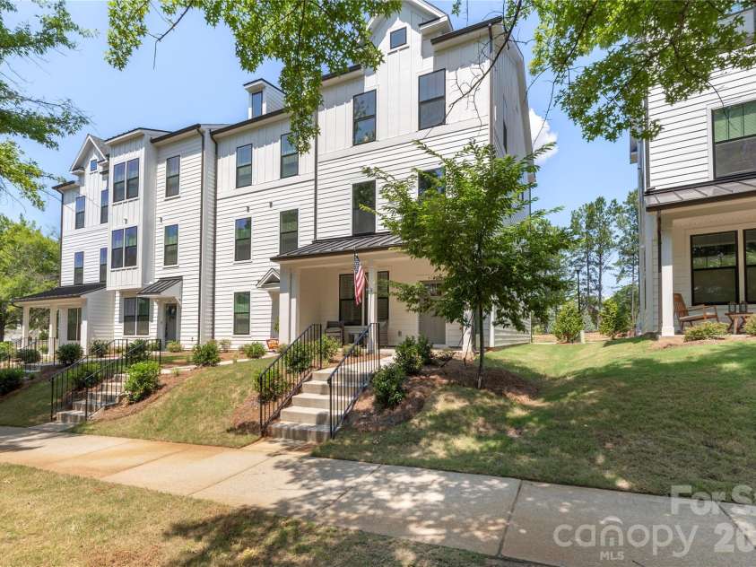 610 District Court, Fort Mill, SC 29708.  MLS# CAR4392660, YatesRealty ID 30667. 