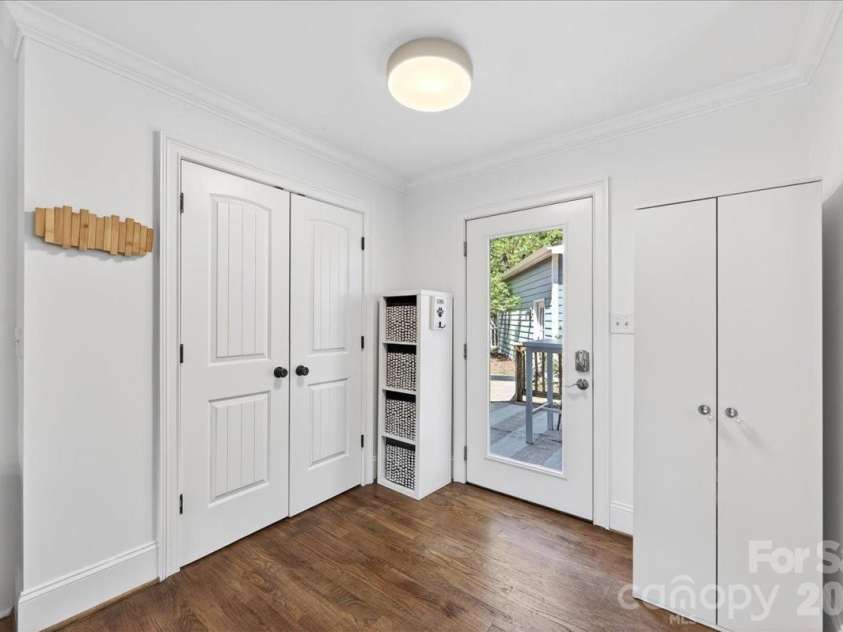 1929 Marguerite Avenue, Charlotte, NC 28205.  MLS# CAR4365985, YatesRealty ID 30668. 