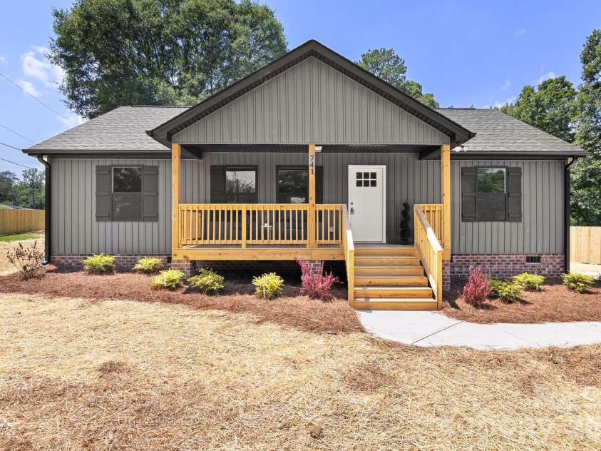 741 Guinn Street, Clover, SC 29710.  MLS# CAR4393238, YatesRealty ID 30669. 