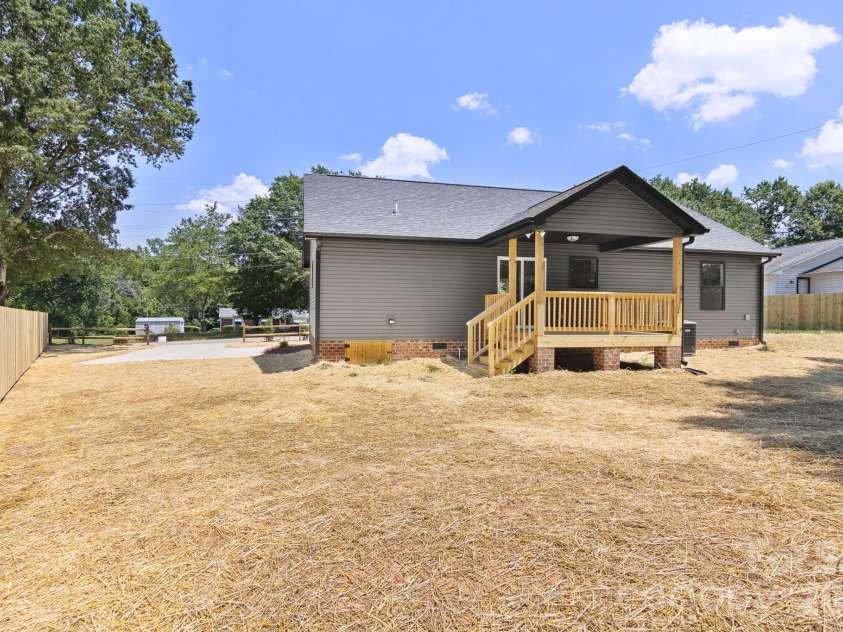 741 Guinn Street, Clover, SC 29710.  MLS# CAR4393238, YatesRealty ID 30669. 