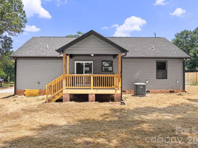 741 Guinn Street, Clover, SC 29710.  MLS# CAR4393238, YatesRealty ID 30669. 
