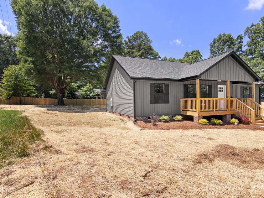741 Guinn Street, Clover, SC 29710.  MLS# CAR4393238, YatesRealty ID 30669. 