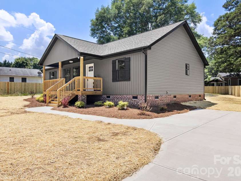 741 Guinn Street, Clover, SC 29710.  MLS# CAR4393238, YatesRealty ID 30669. 