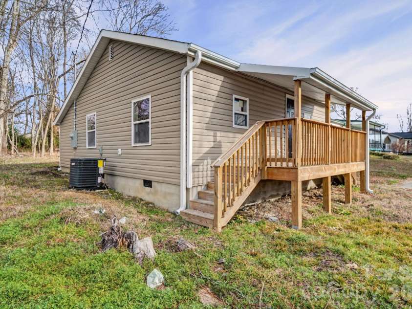 1450 Stroupe Street, Rock Hill, SC 29730.  MLS# CAR4346607, YatesRealty ID 3067. 