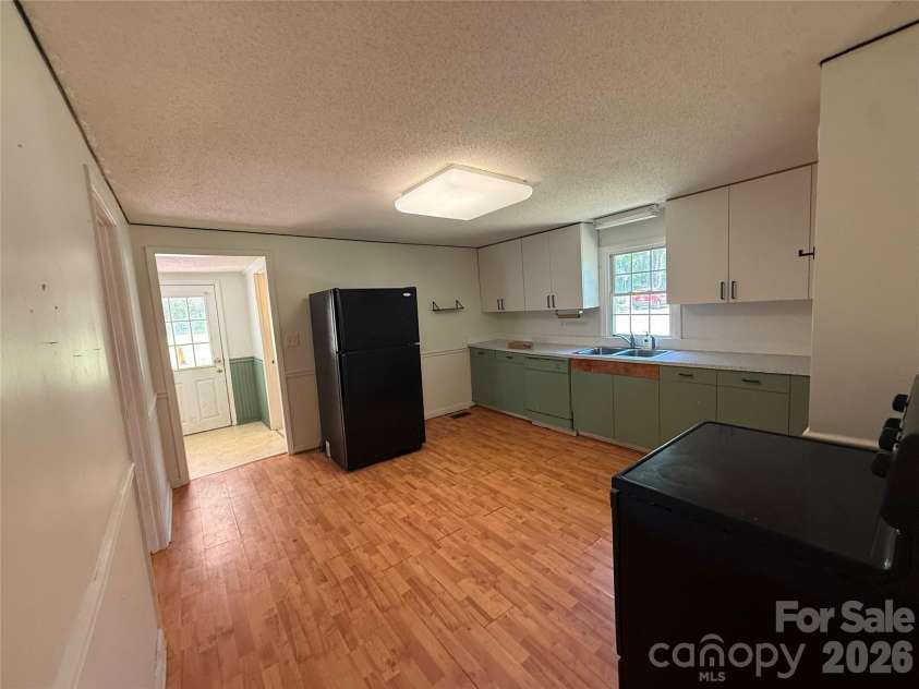 129 Sunset Drive, Troy, NC 27371.  MLS# CAR4384122, YatesRealty ID 30670. Kitchen 