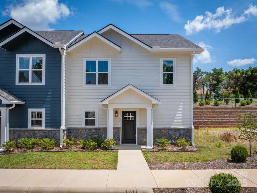 198 Beacon Avenue, Morganton, NC 28655.  MLS# CAR4281675, YatesRealty ID 30671. 