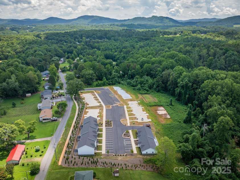 198 Beacon Avenue, Morganton, NC 28655.  MLS# CAR4281675, YatesRealty ID 30671. 