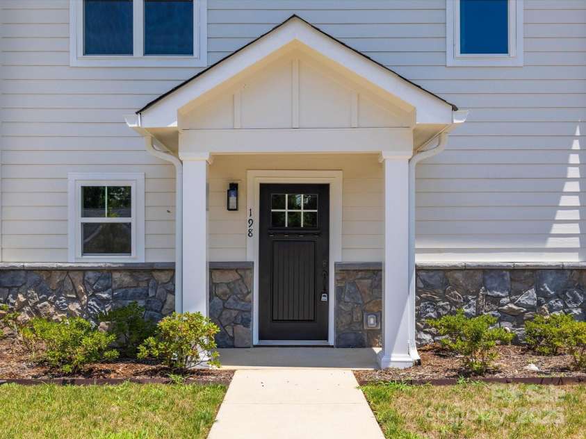 198 Beacon Avenue, Morganton, NC 28655.  MLS# CAR4281675, YatesRealty ID 30671. 