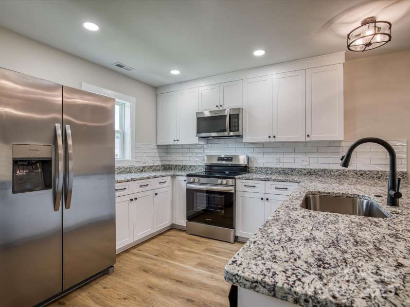 198 Beacon Avenue, Morganton, NC 28655.  MLS# CAR4281675, YatesRealty ID 30671. 