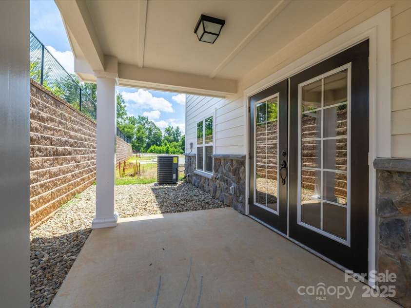 198 Beacon Avenue, Morganton, NC 28655.  MLS# CAR4281675, YatesRealty ID 30671. 