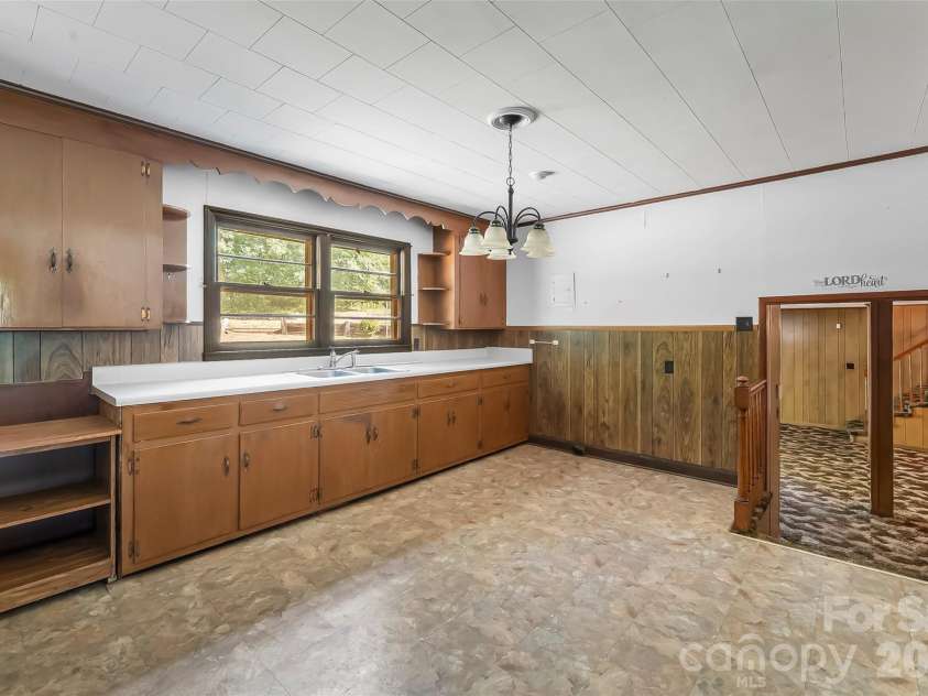 5350 Jay Road, Morganton, NC 28655.  MLS# CAR4390059, YatesRealty ID 30671. 
