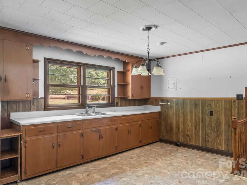 5350 Jay Road, Morganton, NC 28655.  MLS# CAR4390059, YatesRealty ID 30671. 