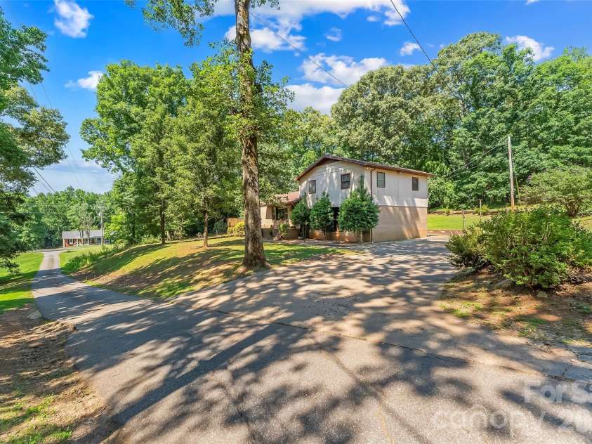 5350 Jay Road, Morganton, NC 28655.  MLS# CAR4390059, YatesRealty ID 30671. 