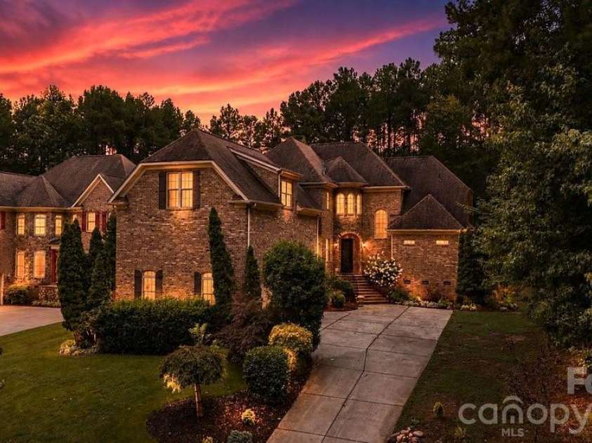 275 Palm Cove Way, York, SC 29745.  MLS# CAR4379538, YatesRealty ID 30674. 