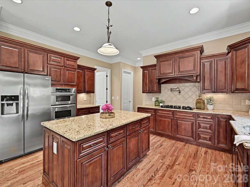 275 Palm Cove Way, York, SC 29745.  MLS# CAR4379538, YatesRealty ID 30674. Kitchen