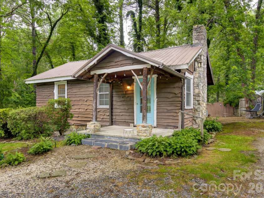 3119 Brevard Road, Hendersonville, NC 28791.  MLS# CAR4390552, YatesRealty ID 30676. 