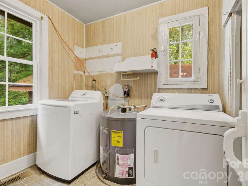3119 Brevard Road, Hendersonville, NC 28791.  MLS# CAR4390552, YatesRealty ID 30676. 