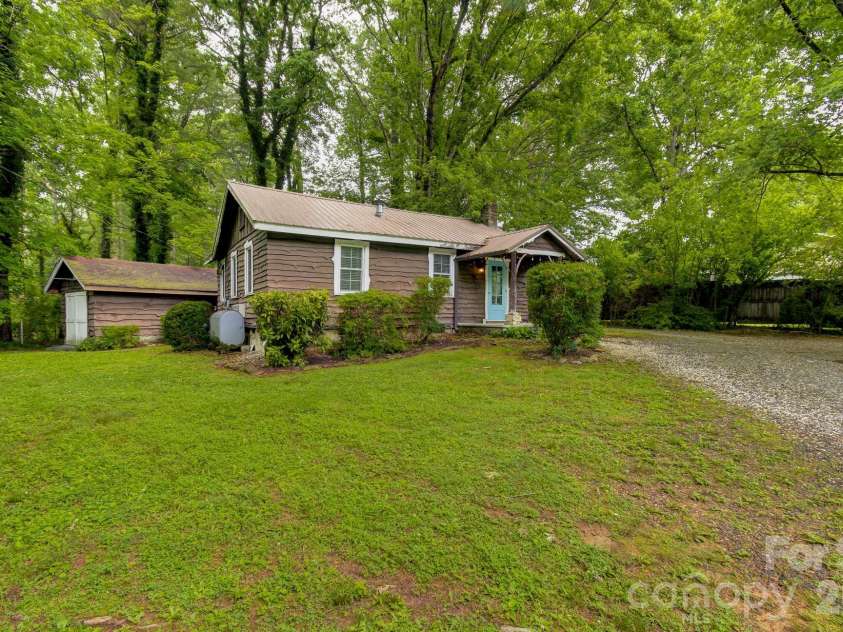 3119 Brevard Road, Hendersonville, NC 28791.  MLS# CAR4390552, YatesRealty ID 30676. 