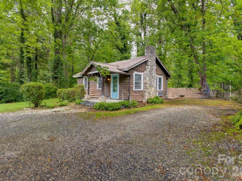 3119 Brevard Road, Hendersonville, NC 28791.  MLS# CAR4390552, YatesRealty ID 30676. 