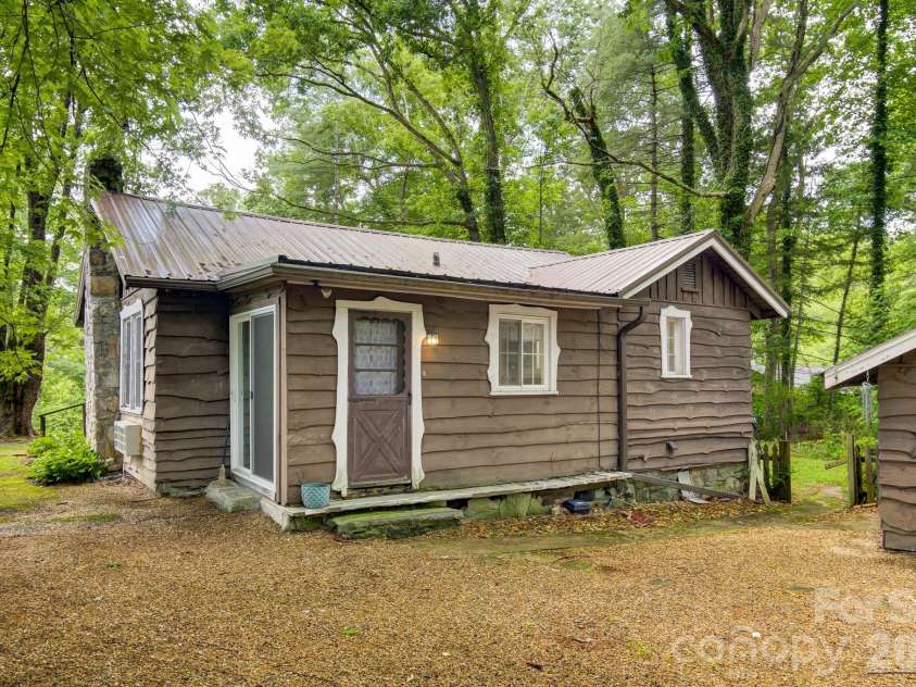 3119 Brevard Road, Hendersonville, NC 28791.  MLS# CAR4390552, YatesRealty ID 30676. 