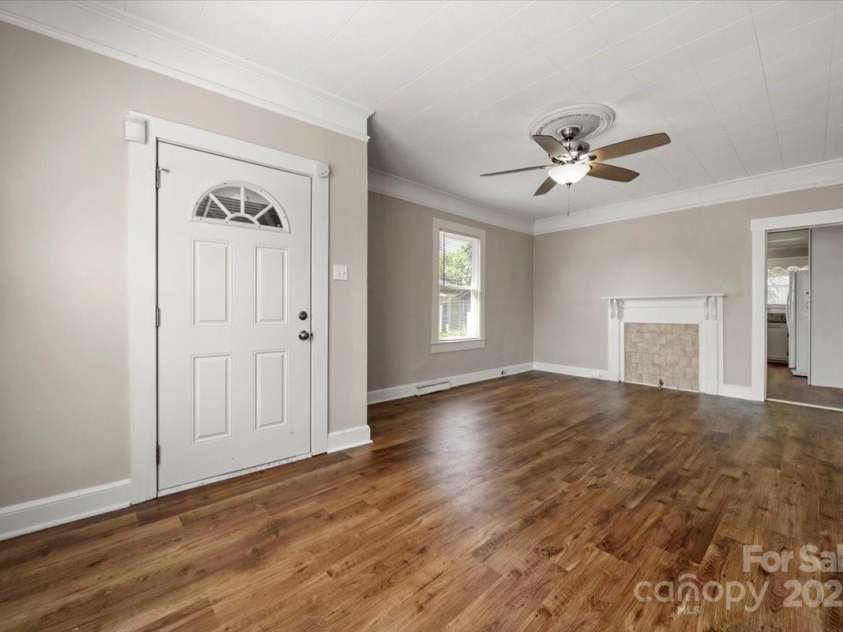 313 Mayflower Avenue, Cramerton, NC 28032.  MLS# CAR4284821, YatesRealty ID 30678. 