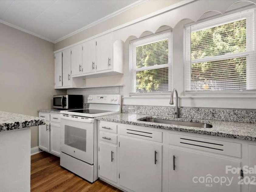 313 Mayflower Avenue, Cramerton, NC 28032.  MLS# CAR4284821, YatesRealty ID 30678. 