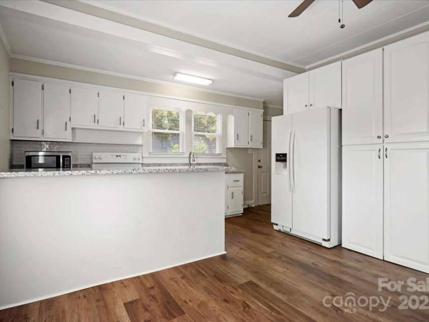 313 Mayflower Avenue, Cramerton, NC 28032.  MLS# CAR4284821, YatesRealty ID 30678. 