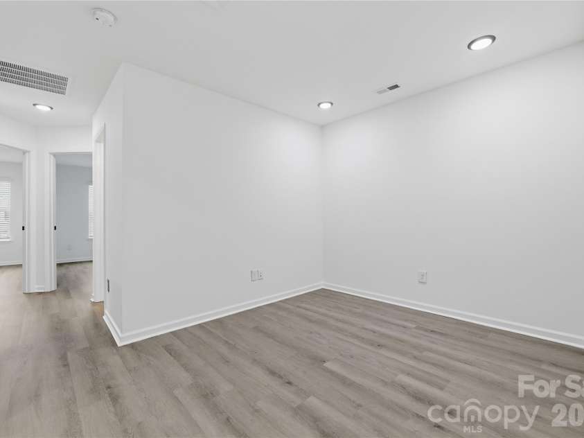 5531 Harris Cove Drive, Charlotte, NC 28269.  MLS# CAR4392297, YatesRealty ID 30679. Loft