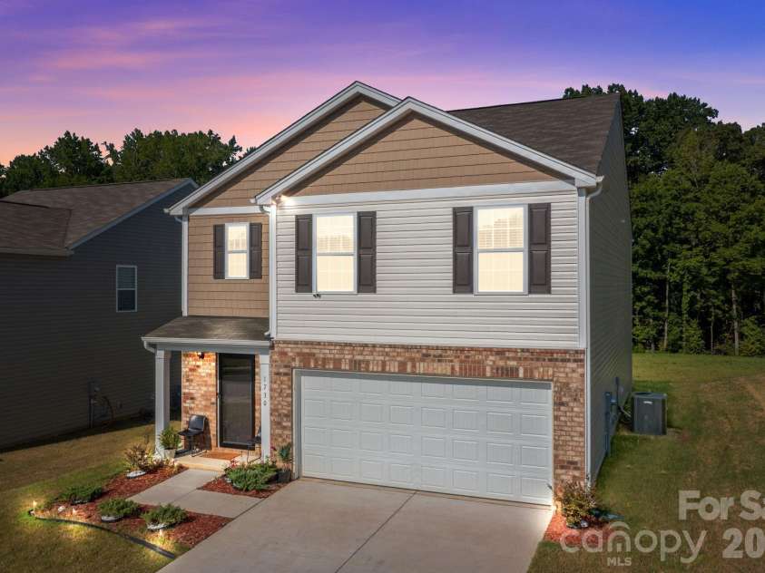 1730 Bright Hope Lane, Dallas, NC 28034.  MLS# CAR4354250, YatesRealty ID 3068. 