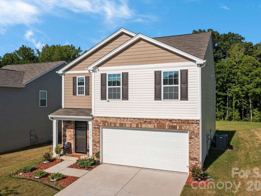 1730 Bright Hope Lane, Dallas, NC 28034.  MLS# CAR4354250, YatesRealty ID 3068. 