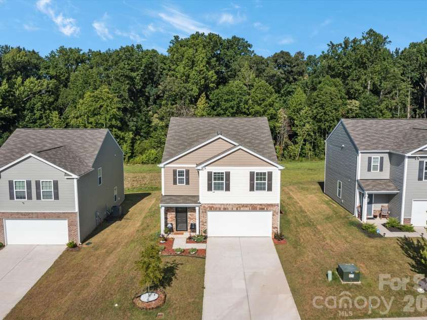 1730 Bright Hope Lane, Dallas, NC 28034.  MLS# CAR4354250, YatesRealty ID 3068. 